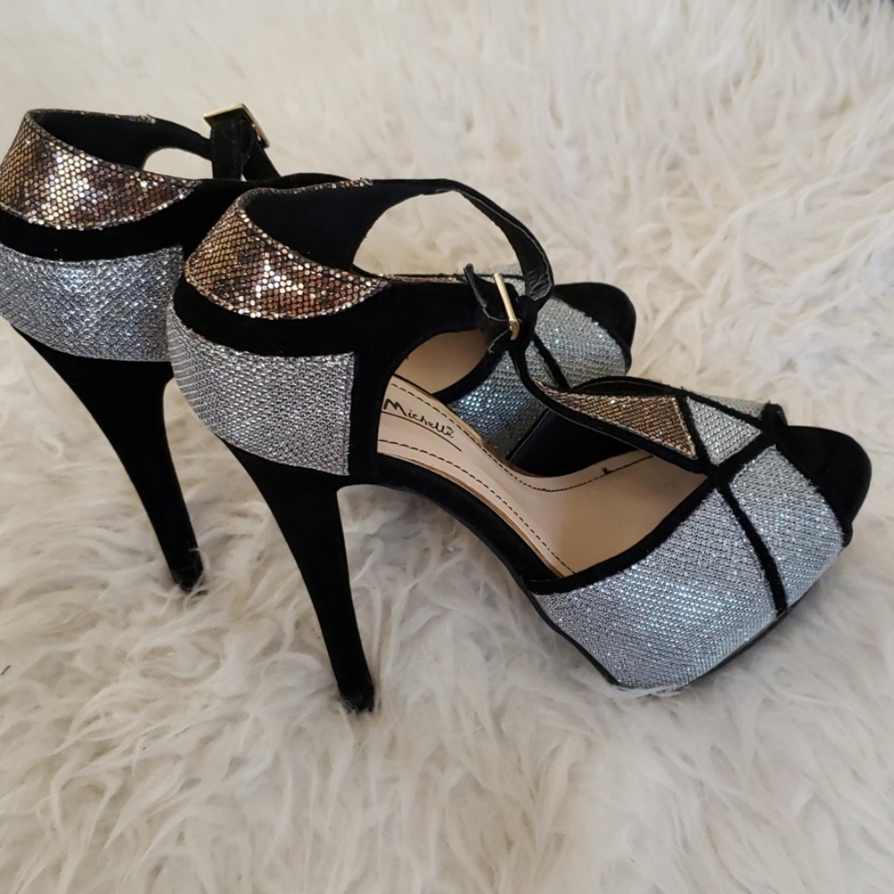 Heels - Picture 3 of 3
